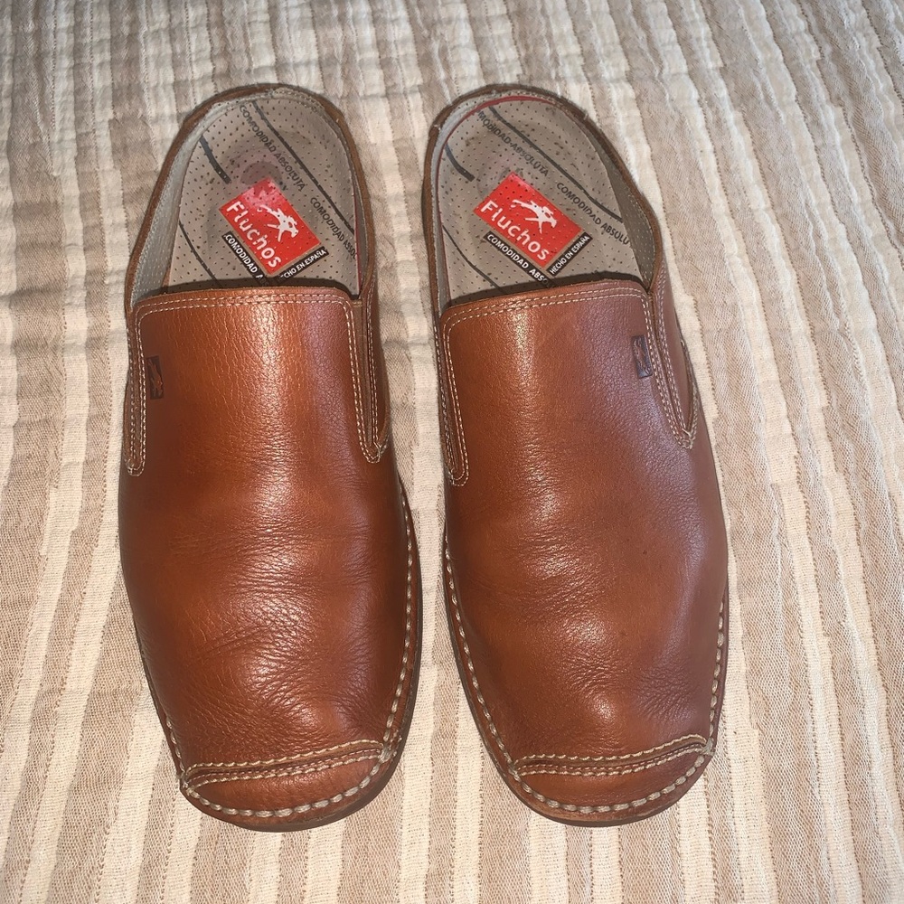 Fluchos. Men’s soft leather slip-on style loafer. Sz 41 (8 US)